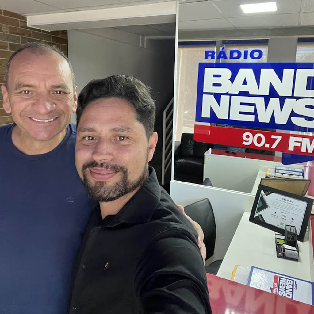 Romes Xavier in media cooperation with digital strategist Walace Graça